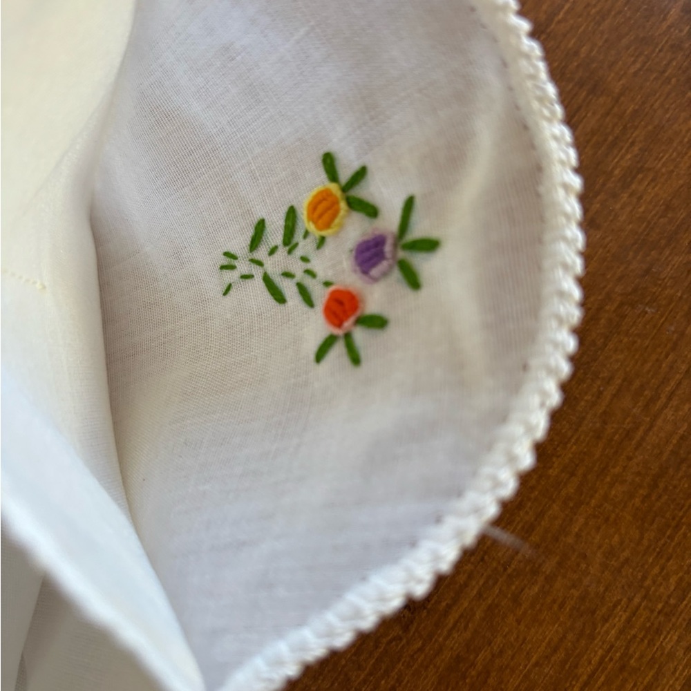 Hungarian vintage collectible 12 section bread  basket liner new - Picture 2 of 4
